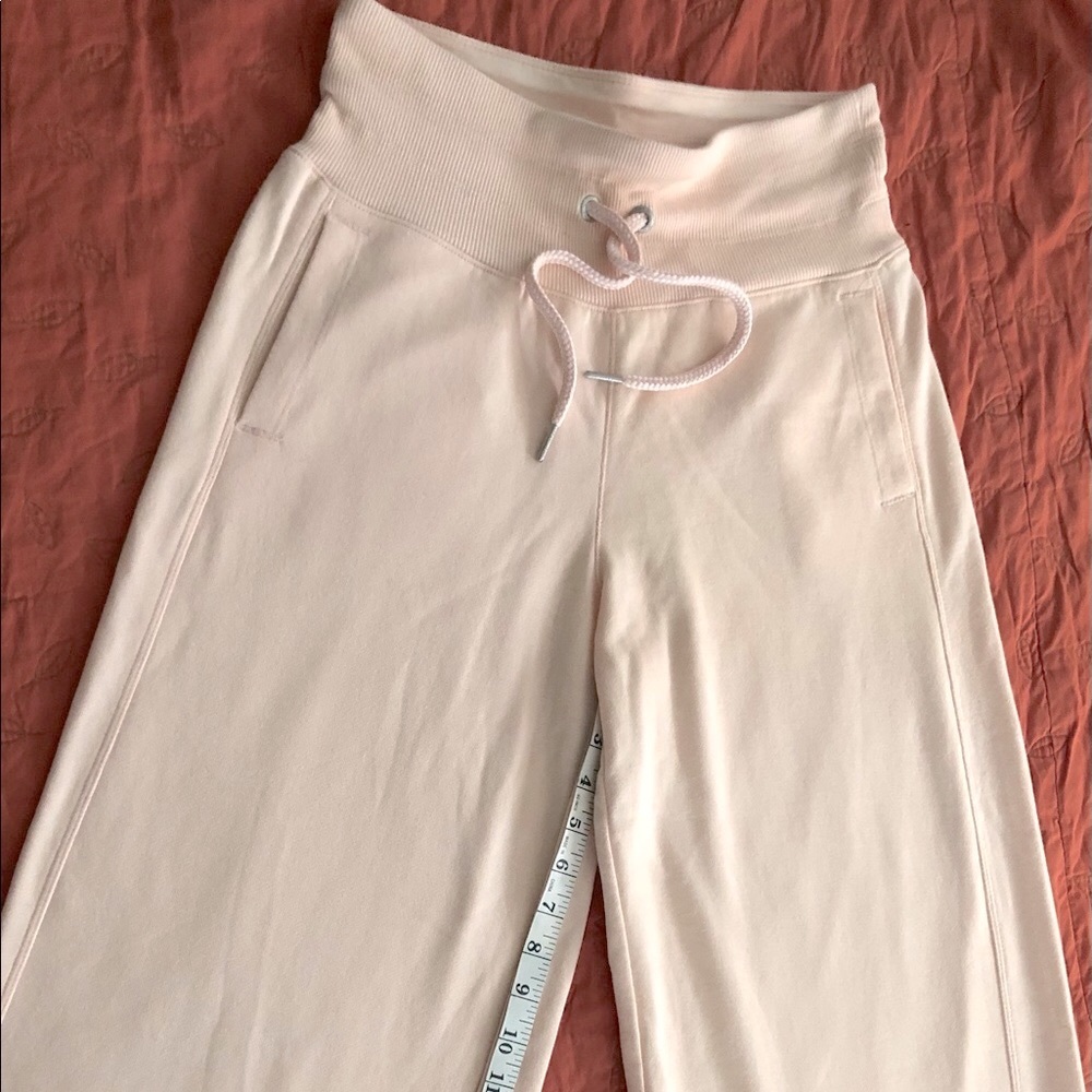 NWT*CALVIN KLEIN JOGGER PINK SWEATPANTS*CROPPED WIDE LEG*2 POCKETS*MSRP $98